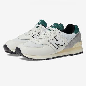 New Balance 574 size M7 - W8.5